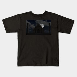 Taj Mahal Moonset. Kids T-Shirt